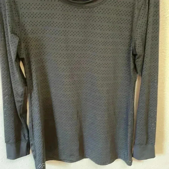 ZYIA Women’s Athletic Long Sleeved Shirt - Picture 3 of 9